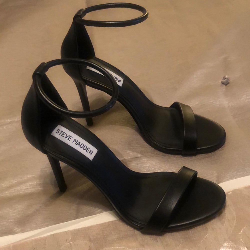 Black heels 👠